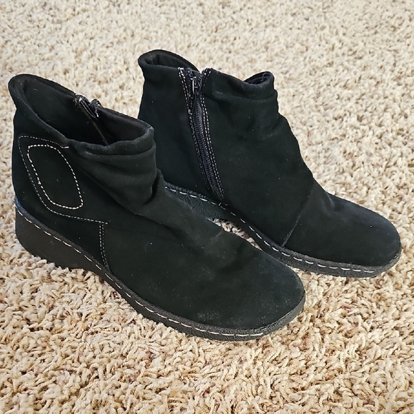 BareTraps Size 8 Leather Suede Black Ankle Side Zip Boots - Picture 1 of 9